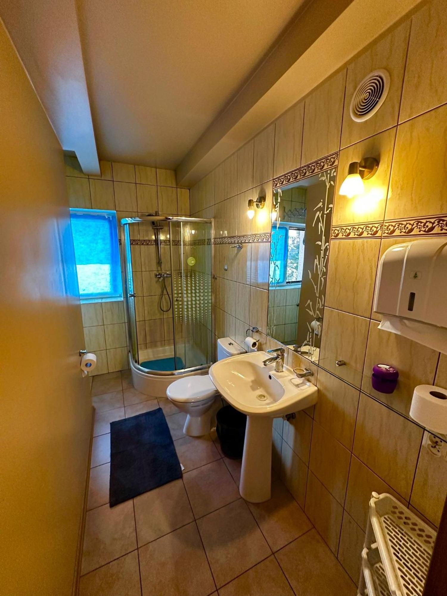 Hostel Tolek Варшава Экстерьер фото